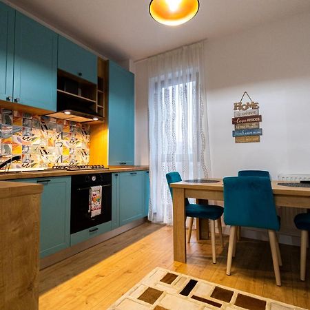 Lighthouse Central Apt With Unique Views Of The Fortress, Free Parking, 5 Min By Car From The Old Town Apartman Brassó Kültér fotó