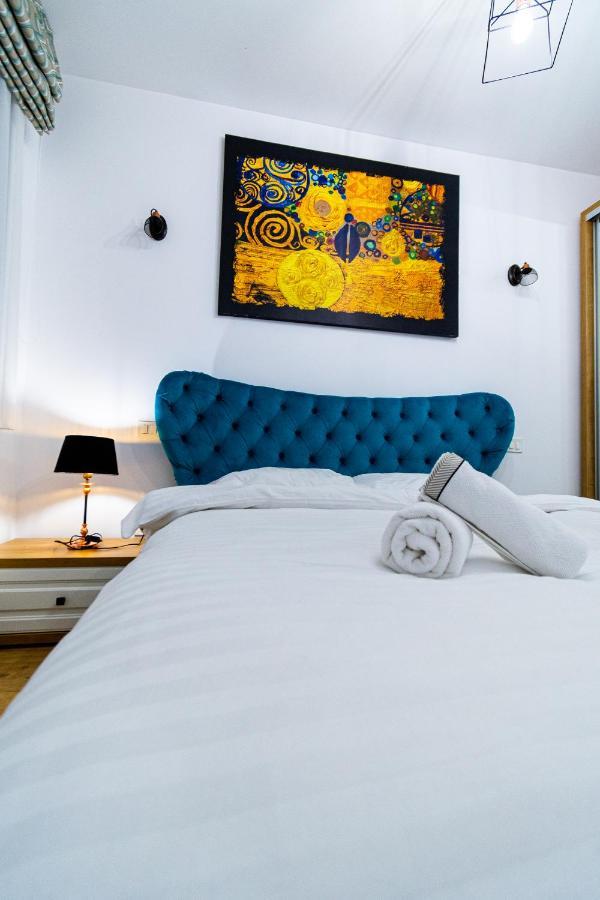 Lighthouse Central Apt With Unique Views Of The Fortress, Free Parking, 5 Min By Car From The Old Town Apartman Brassó Kültér fotó