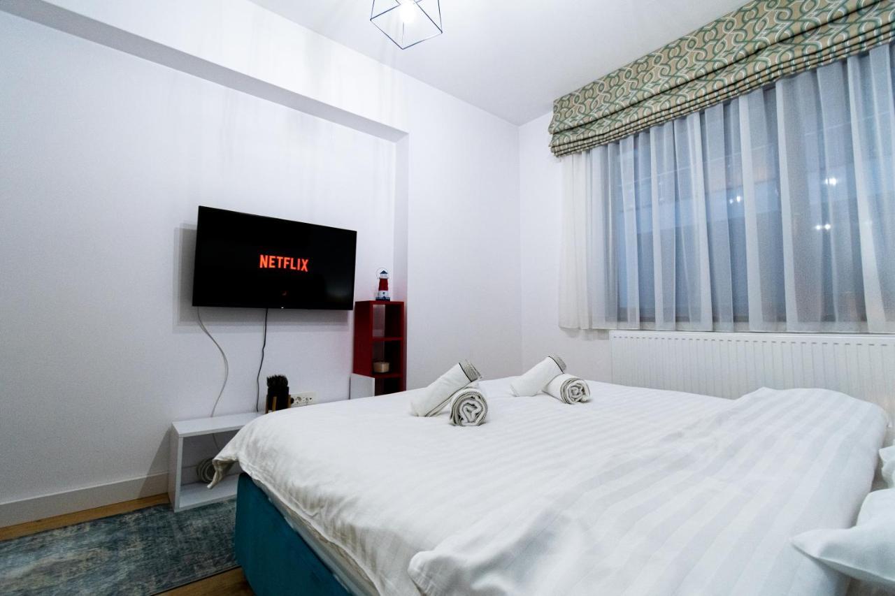 Lighthouse Central Apt With Unique Views Of The Fortress, Free Parking, 5 Min By Car From The Old Town Apartman Brassó Kültér fotó