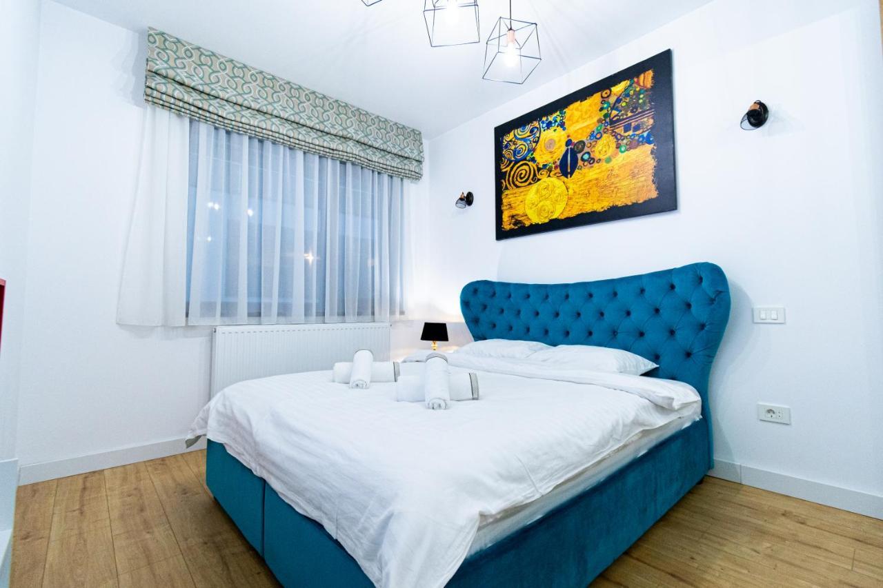 Lighthouse Central Apt With Unique Views Of The Fortress, Free Parking, 5 Min By Car From The Old Town Apartman Brassó Kültér fotó