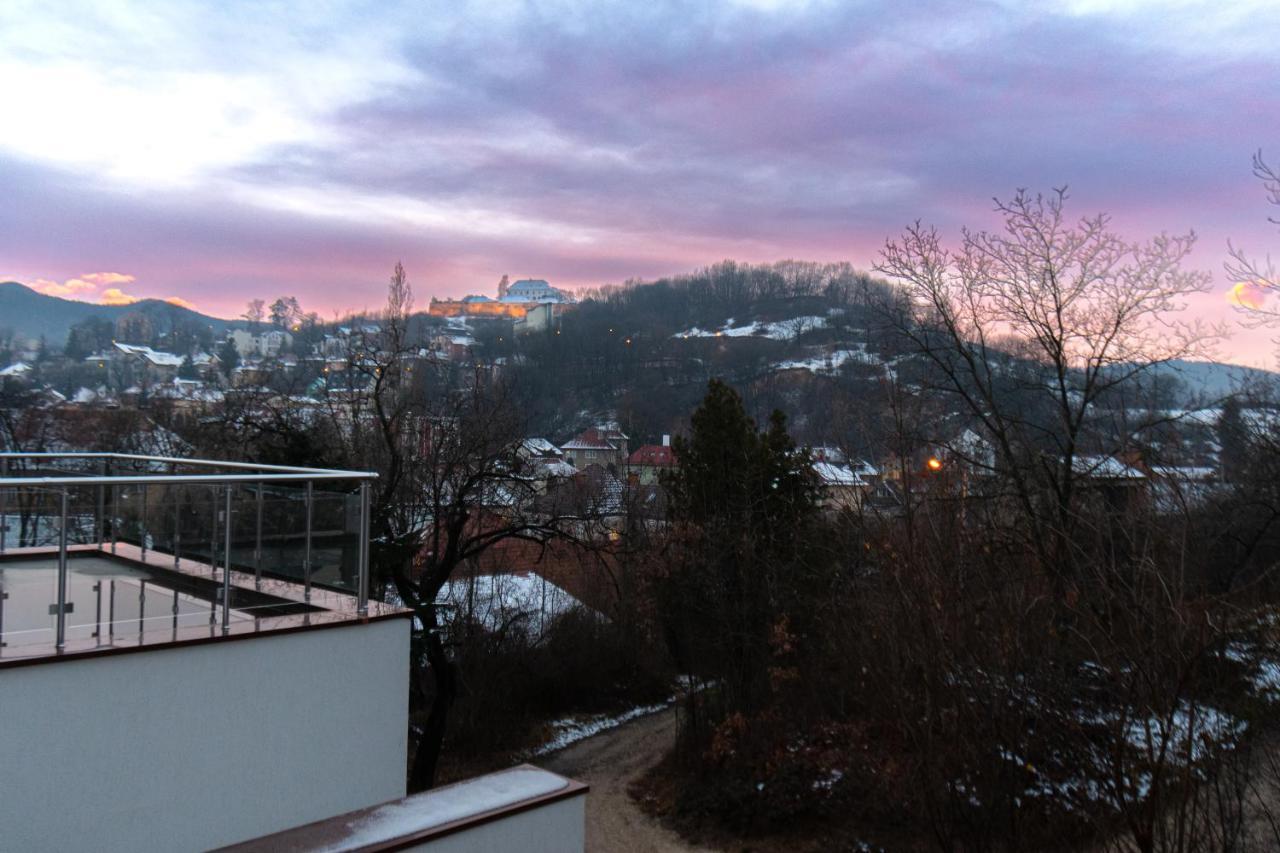 Lighthouse Central Apt With Unique Views Of The Fortress, Free Parking, 5 Min By Car From The Old Town Apartman Brassó Kültér fotó